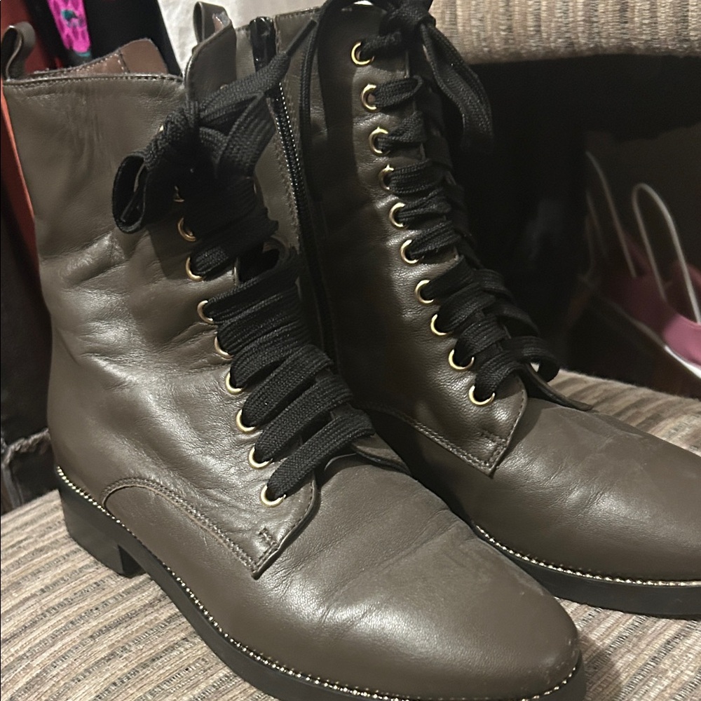 Elegant Dark grey Leather Lace-Up Ankle Boots, barely worn